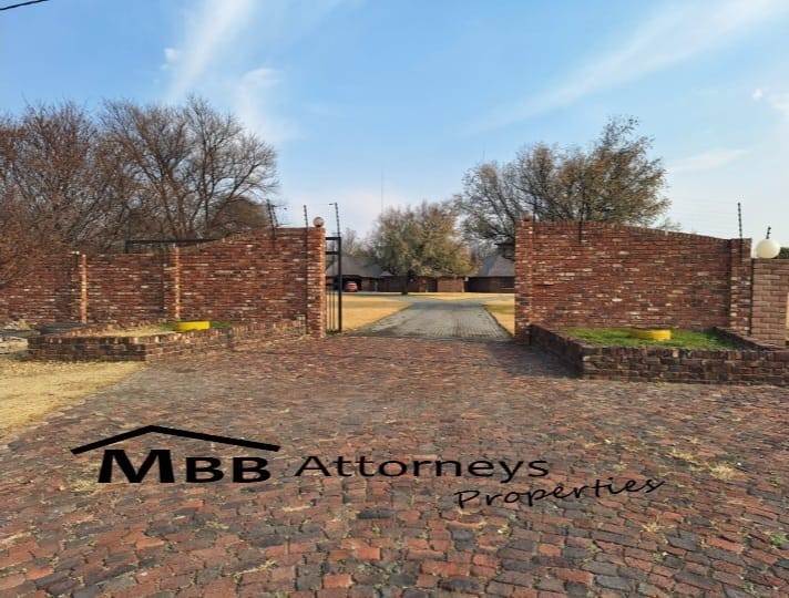 7 Bedroom Property for Sale in Viljoenskroon Free State